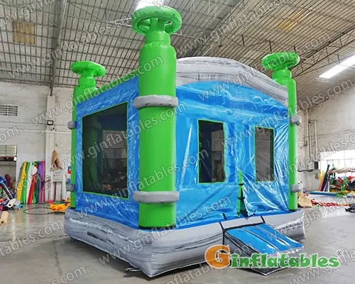 Cleaning your big bounce house in quick & easy steps