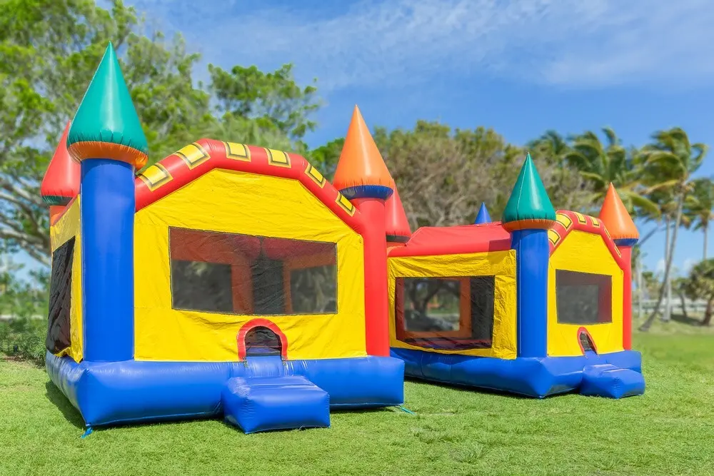 Commercial Bounce House vs Inflatable Combo
