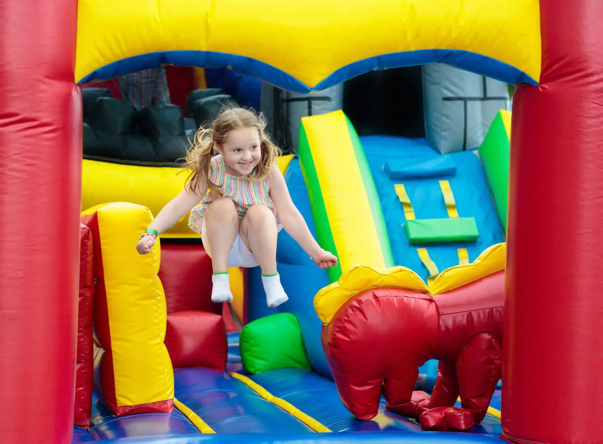 How to Make Money With Inflatable Obstacle Course