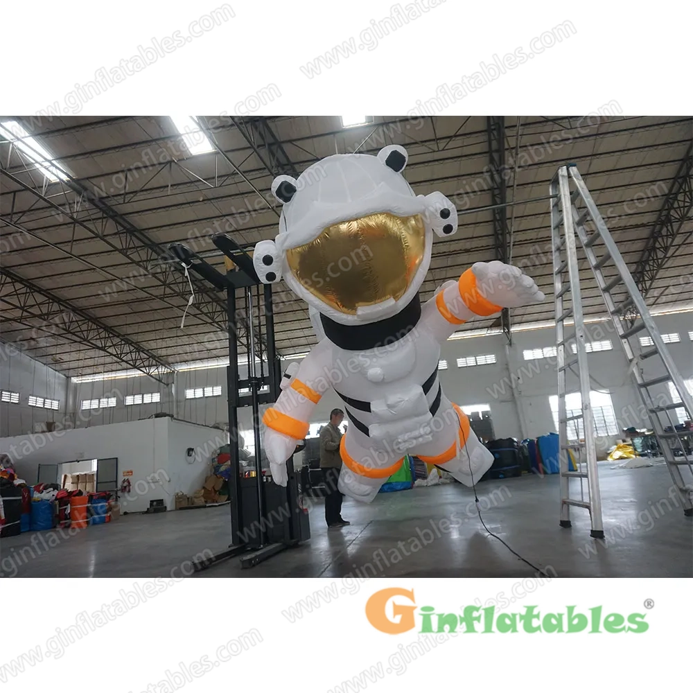 Inflatable  astronaut