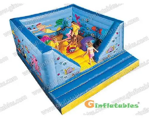 Sea World Playbed Inflatable Mermaid Palace